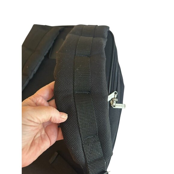 Travelpro Compact Walkabout Laptop Travel Backpack Black 16" Excellent Condition - Picture 4 of 15